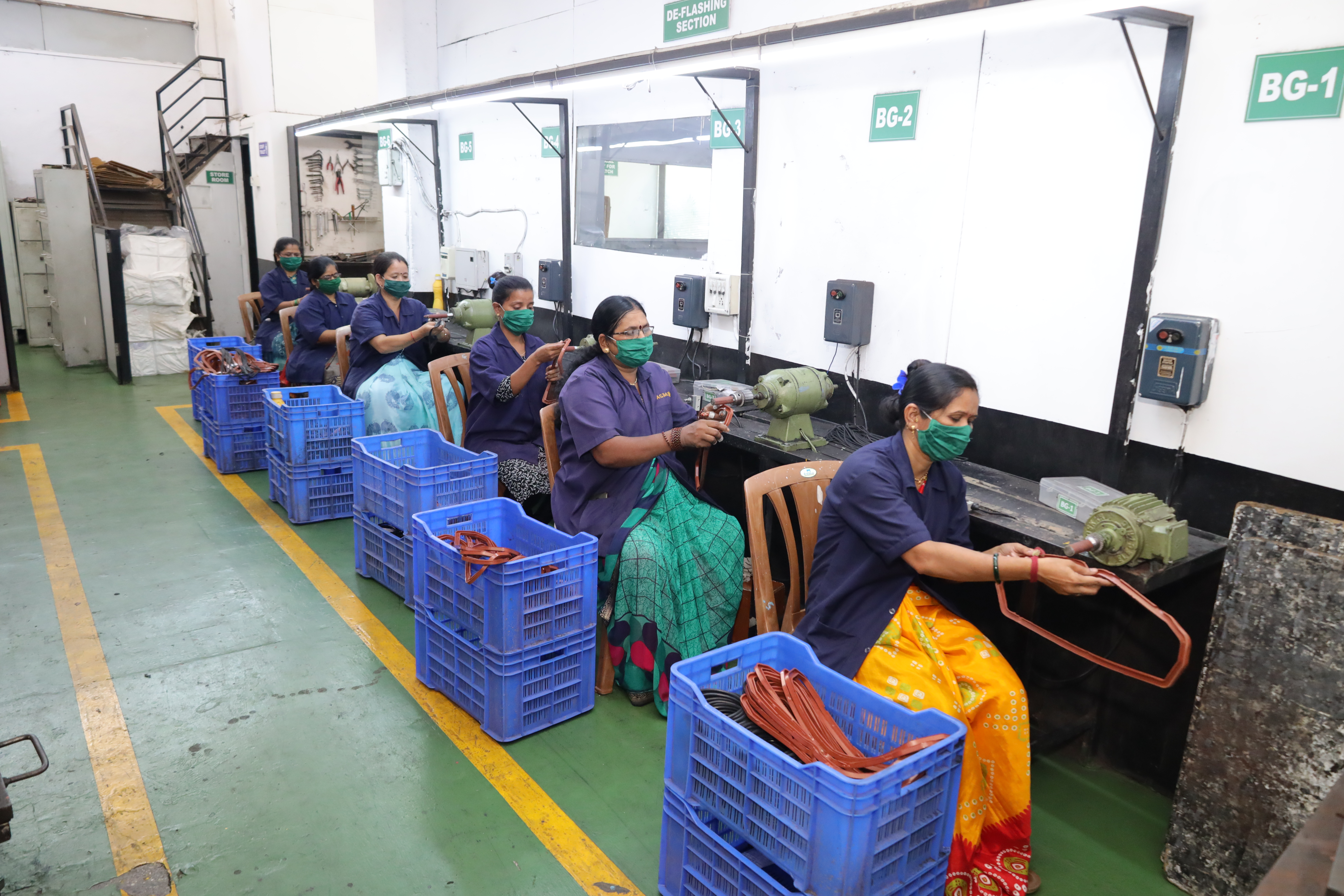 Manufacturing equipment 4